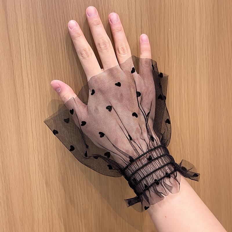 1PC Cropped Floral Lace Trim Shirt New Short-Sleeve Lace Blouse Lace Sleeves Eye-Catching Design 18x15cm