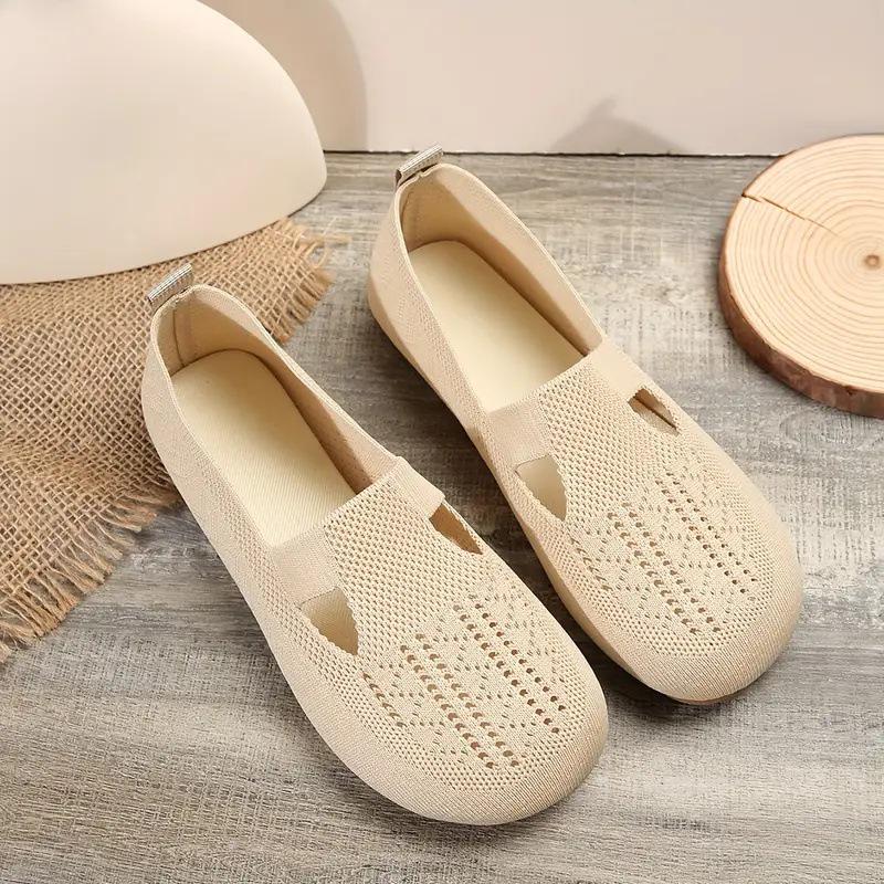 Женские легкие нескользящие дышащие тканевые туфли в пекинском стиле 40 бежевый 1339₽