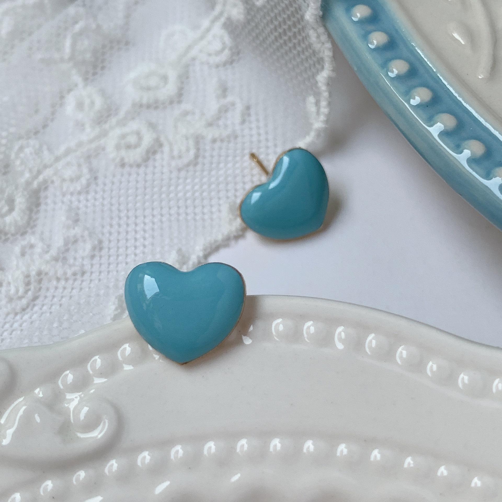 

Очаровательные серьги-сердечки: Простой, однотонный, свежий и милый дизайн для женщин