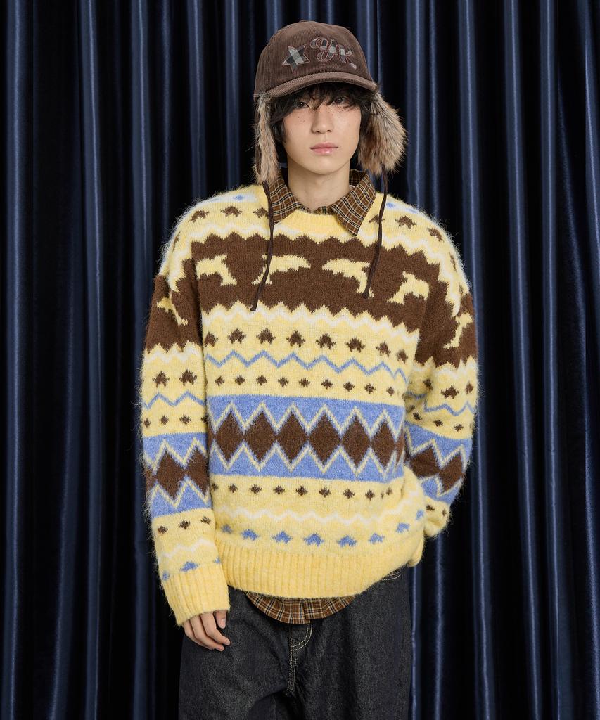 WAIKEI Dolphin Hairy Graphic Knit Yellow