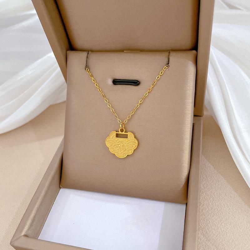 Xiangyun Lucky Lock Minimalist Furnace Real Gold Necklace Female Collarbone Chain Accessories
