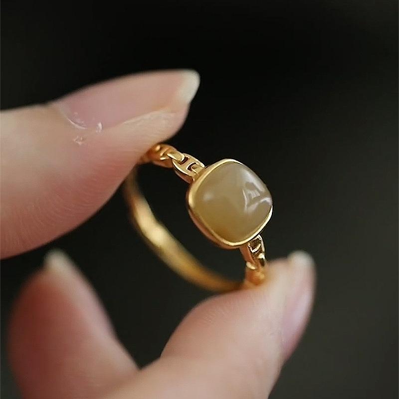 Vintage Palace Style Natural Ice Chalcedony Ring Light Luxury Exquisite Rings for Women Party Wedding High Quality Jewelry