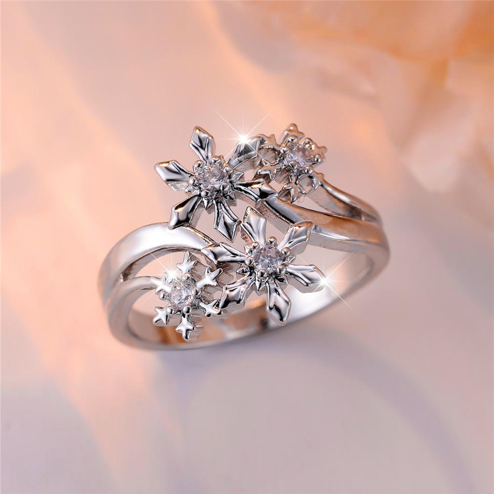 Cute Female White Zircon Stone Snowflake Finger Ring Vintage CopperColor Wedding Band Bridal Jewelry For Women