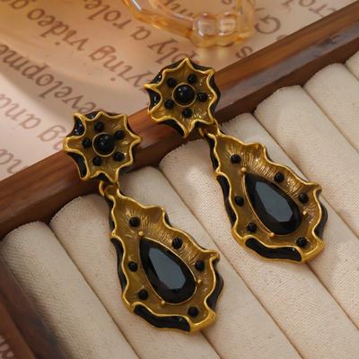 Atmospheric Elegant Design Earrings Retro Court Style Temperament Irregular Stud Earrings Elegant