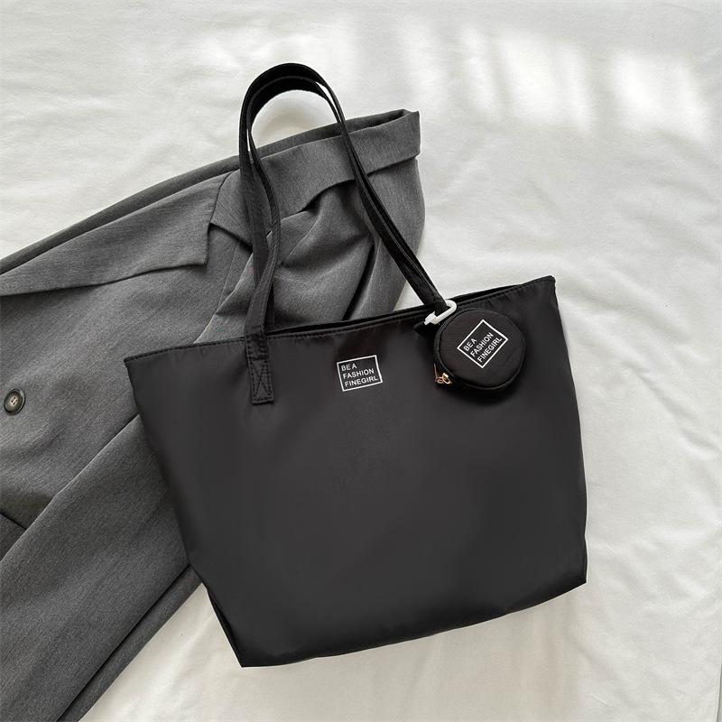 

Модная нейлоновая сумка для женщин, новая женская сумка через плечо, модная и вместительная ручная сумка-тоут