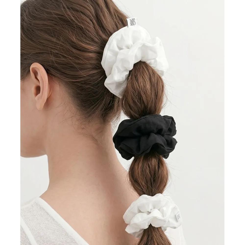 NUART STUDIO Marie Cotton Hair Scrunchie_Black/White 185770 white
