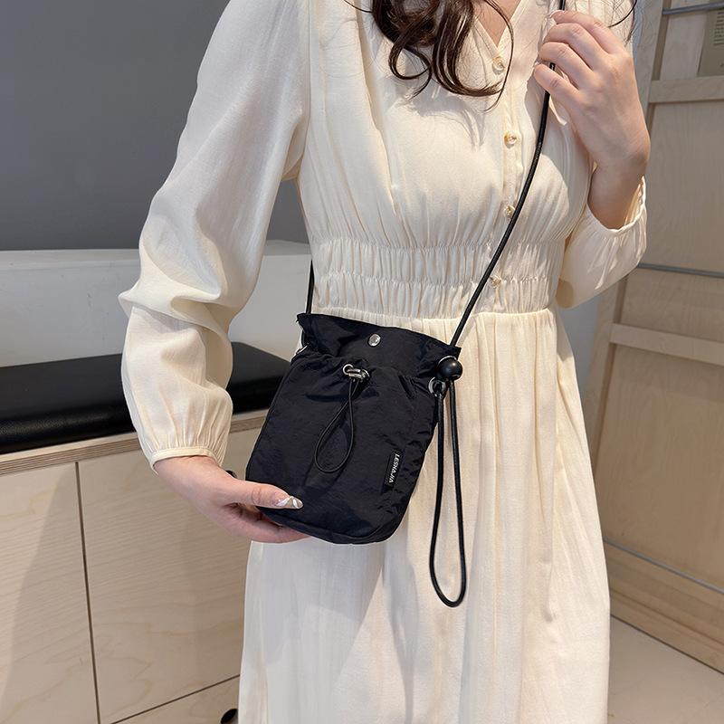 Fashionable Lightweight Nylon Cloth Bag Women's Summer Outing Mobile Phone Bag Shoulder Crossbody Bag