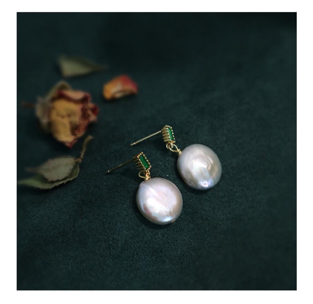 Natural Baroque freshwater pearl earrings femininity summer earrings gray design atmosphere stud earrings special-shaped disc