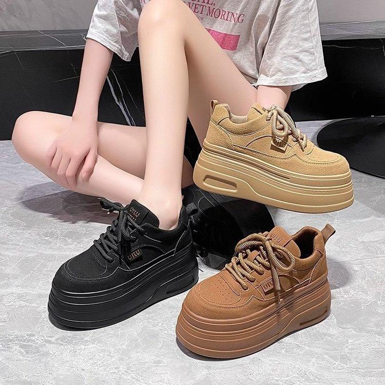 Versatile Small Man Heightening Platform Muffin Shoes Women 2025 New Autumn Leisure Sports Board Shoes Female Internet Celebrity Explosion
