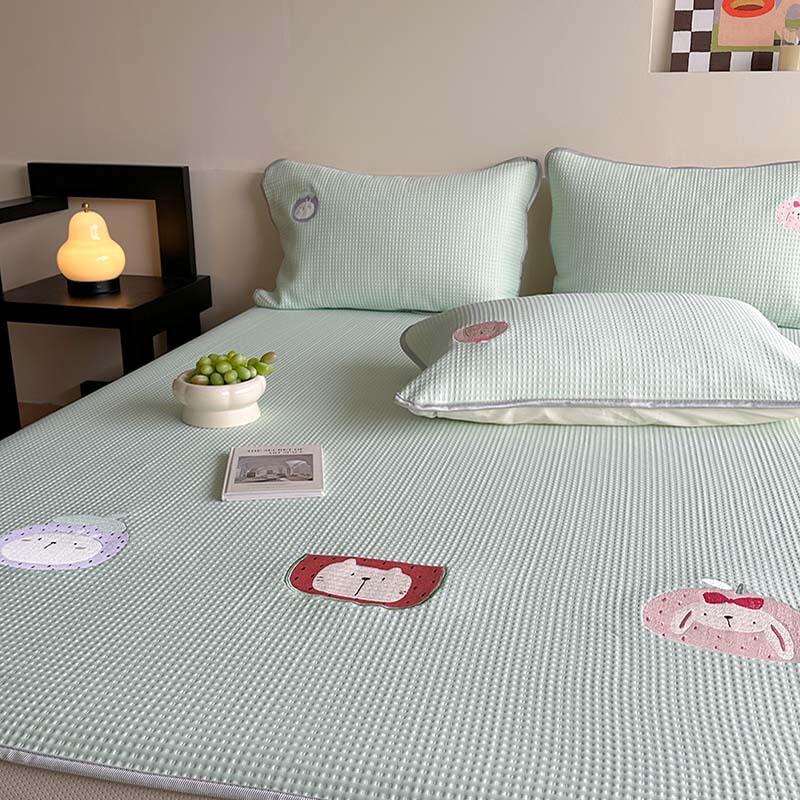 

Handun Embroidered Cartoon Washable Foldable Air Conditioning Mat Set