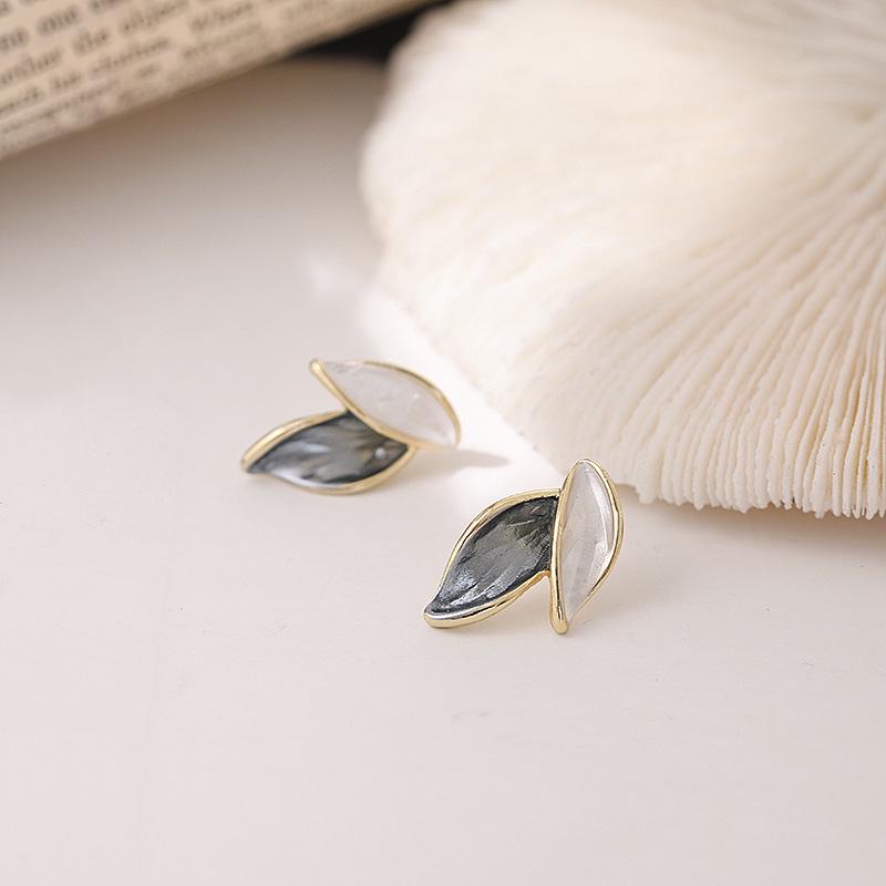 S925 Silver Needle Tree Leaf Stud Earrings - Autumn/Winter High-End Simple Style