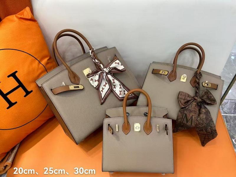 Two-layer EP Palm Pattern Leather Color Matching Platinum Bag (H13-2530BK)