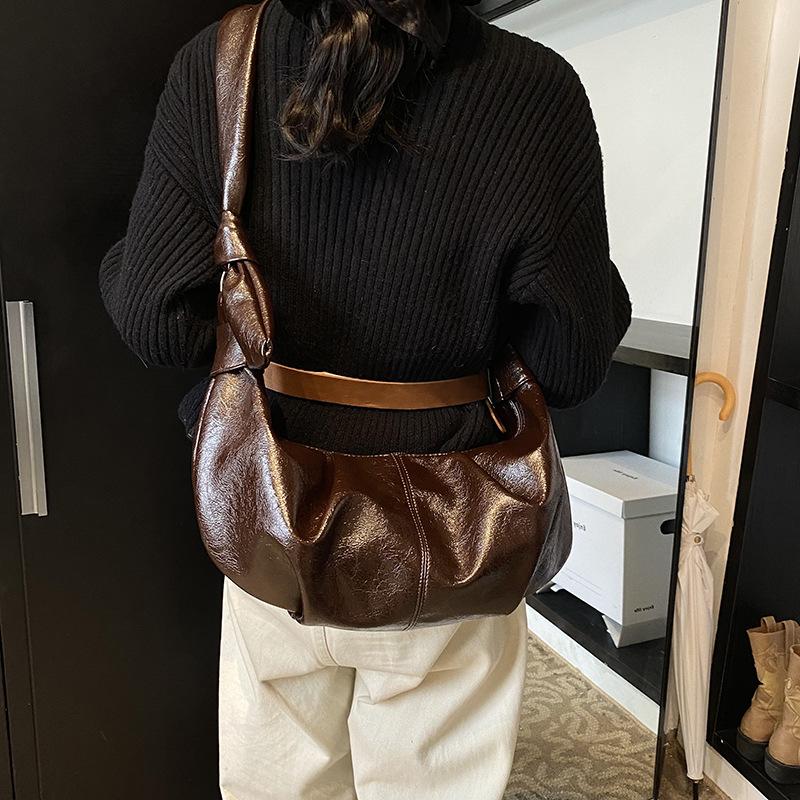 Korean Ins Large-capacity Retro Soft Leather Pleated Dumpling Bag Lazy Style Casual Versatile Horn Shoulder Messenger Bag