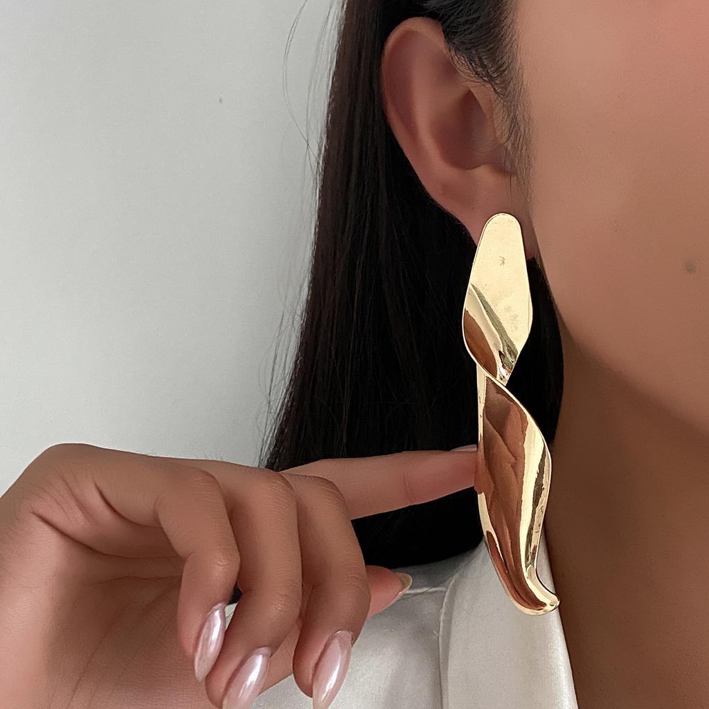 Ingemark Vintage Spiral Smooth Metal Big Stud Earrings for Women Trendy Simple Irregular Pierced Earring 2026 New Year Jewelry