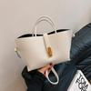 Stylish Women's 2025 Single-Shoulder Cross-Body Fashion Handbag for White-Collar Professionals