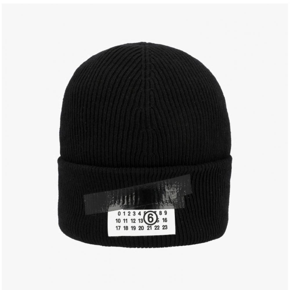 Maison Margiela Mössa Tejp Etikett Nummerering Logotypmärke M13168 900s
