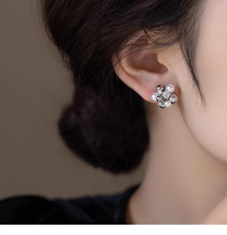 Flower Shaped Earrings for Women