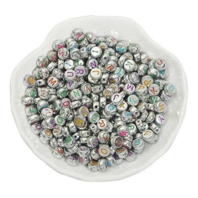 

100 шт., металлические цветные акриловые круглые бусины с алфавитом/буквой для изготовления ювелирных изделий, браслет ручной работы, ожерелье разноцветный/серебряный