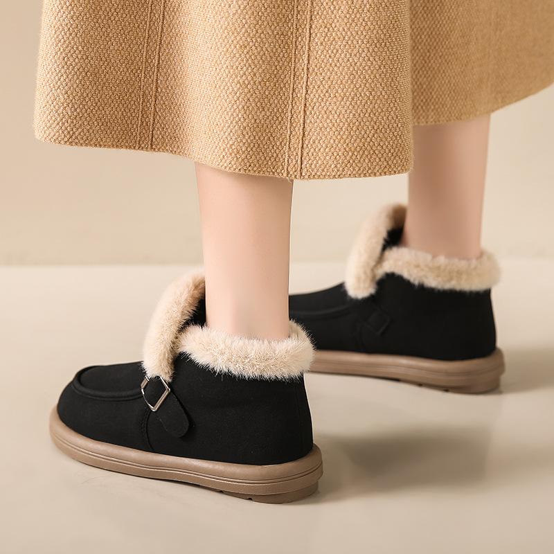 Winter new snow boots women's large size flat bottom fashion belt buckle piled thickened short cotton shoes women