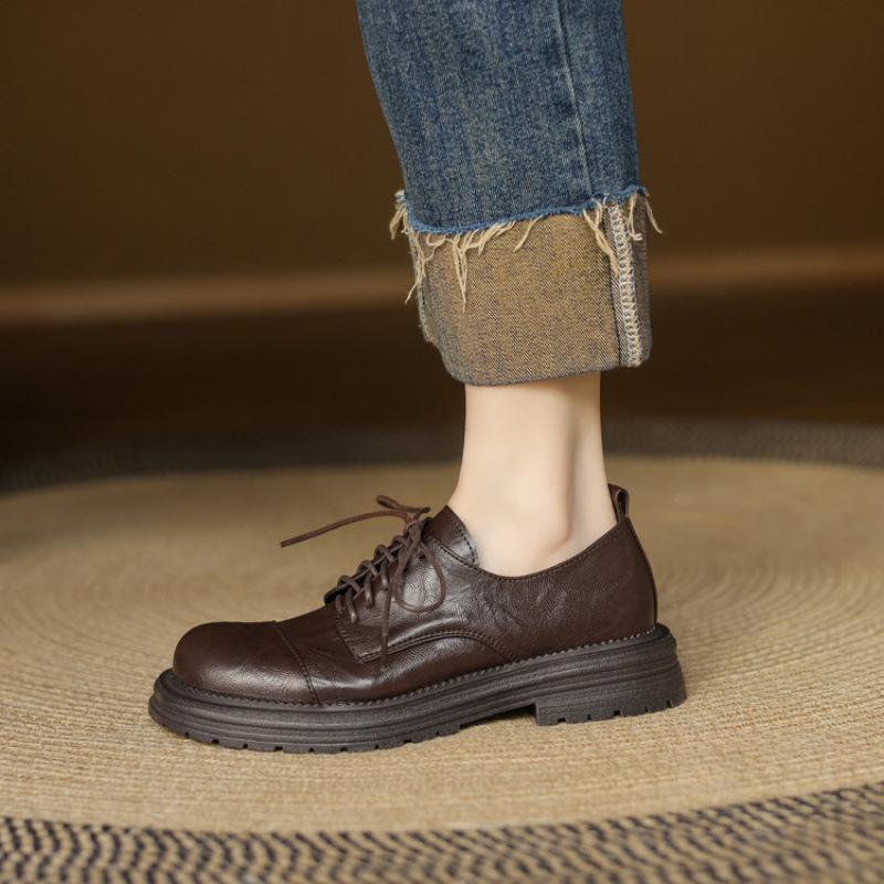 

Новые женские повседневные маленькие кожаные туфли на толстой подошве, нескользящие, удобные, с низким верхом, с мелким вырезом, с круглым носком, на шнуровке, большого размера, женские демисезонные 39 коричневый