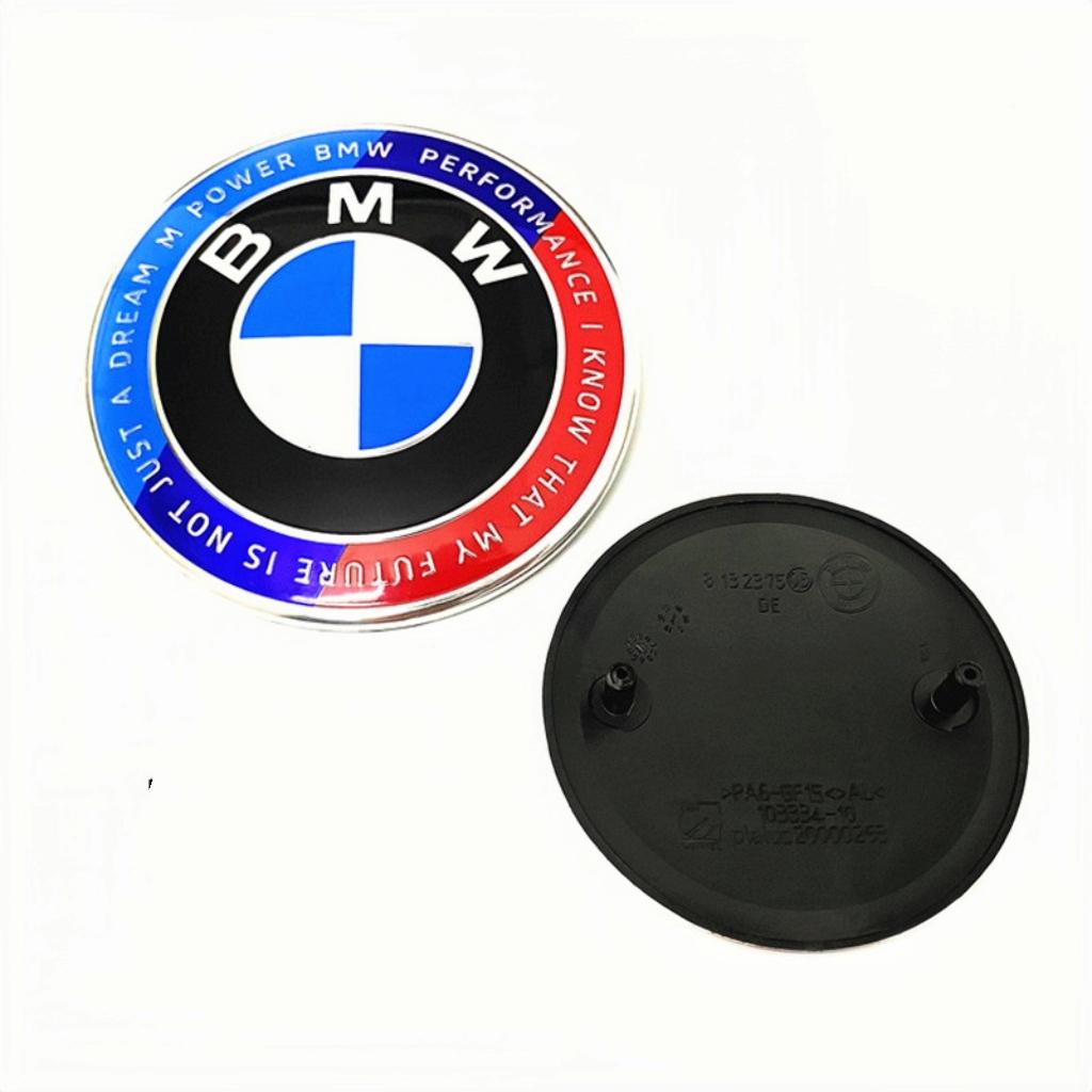 For BMW M X1 X3 74mm 82mm Hood Emblem Car Front Bonnet Logo Trunk Cover Badge For BMW E46 E90 E60 F30 F10 E39 E36 F20 G30 G20 E87 E92 E91 E30 X3 Zdsr2