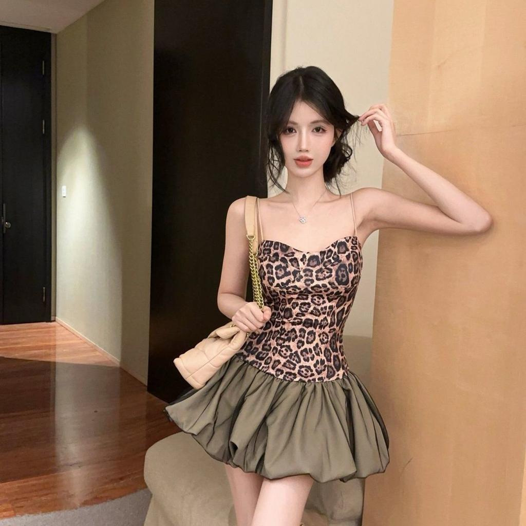 Y2K Two-Tone Mini Dress, Leopard Print Spaghetti Strap Ruched Slim Bodice Brown Bubble Puff Hem Club Short Dress