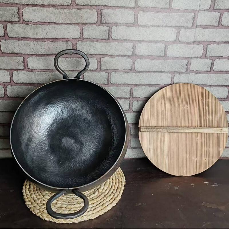 Yoshida Sho Wrought Iron Casserole with Lid