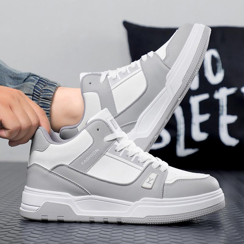 New Men's Classic Four Seasons Fashion Middle Top Skateboarding Shoes Comfortable Soft Sole Sneakers