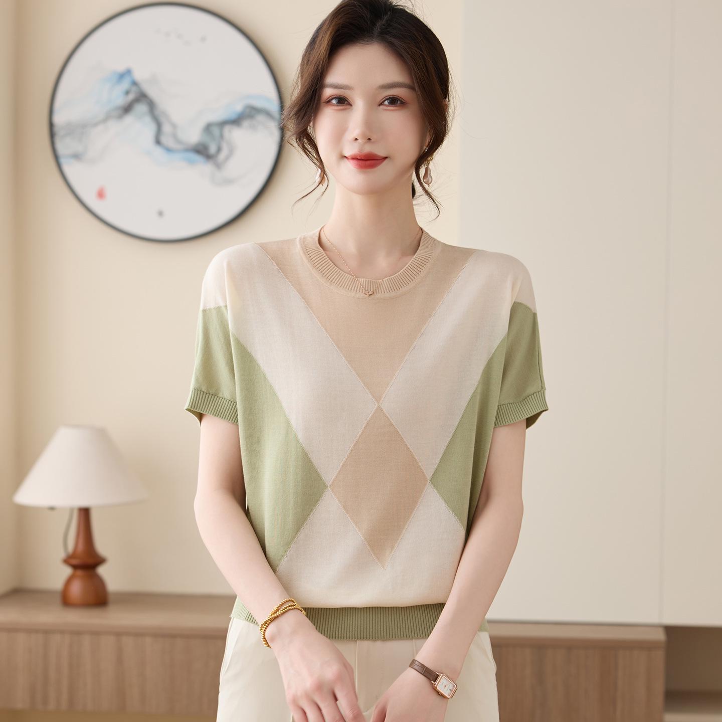 

Tencel Summer T-Shirt for Mature Women: Stylish Short-Sleeved Top XL (100-110 jin) зелёный