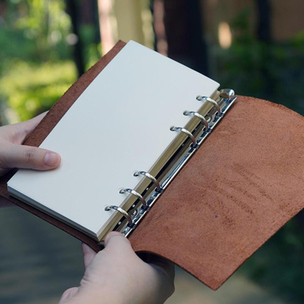 Vintage Skórzany Notes A5 z Pierścieniami na Kartki, Zamykany na Pasek