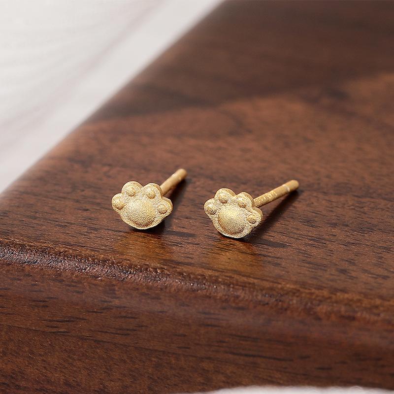 Cute Kitten Claw Earrings for Female Students with Daily Ear Piercings and Sweet Little Earrings