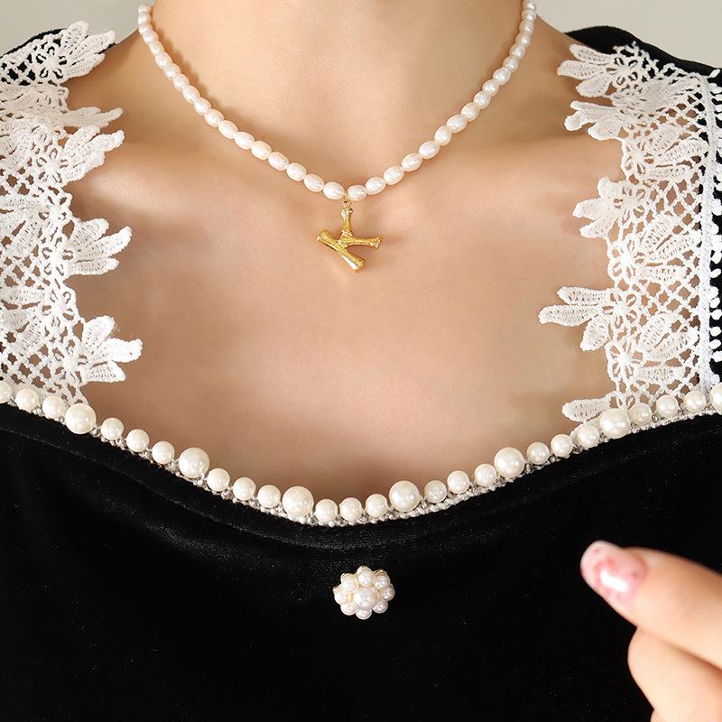 Party Banquet Gorgeous Non-Fading Light Luxury Design Freshwater Pearl Necklace 26 Letters Gold-Plated Pendant Collarbone Chain