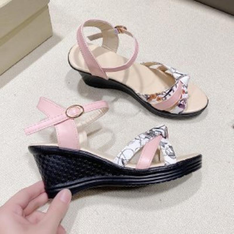 

Сандалии летние новые женские сандалии женские на танкетке высоком каблуке с принтом с открытым носком с ремешком на щиколотке 41 розовый