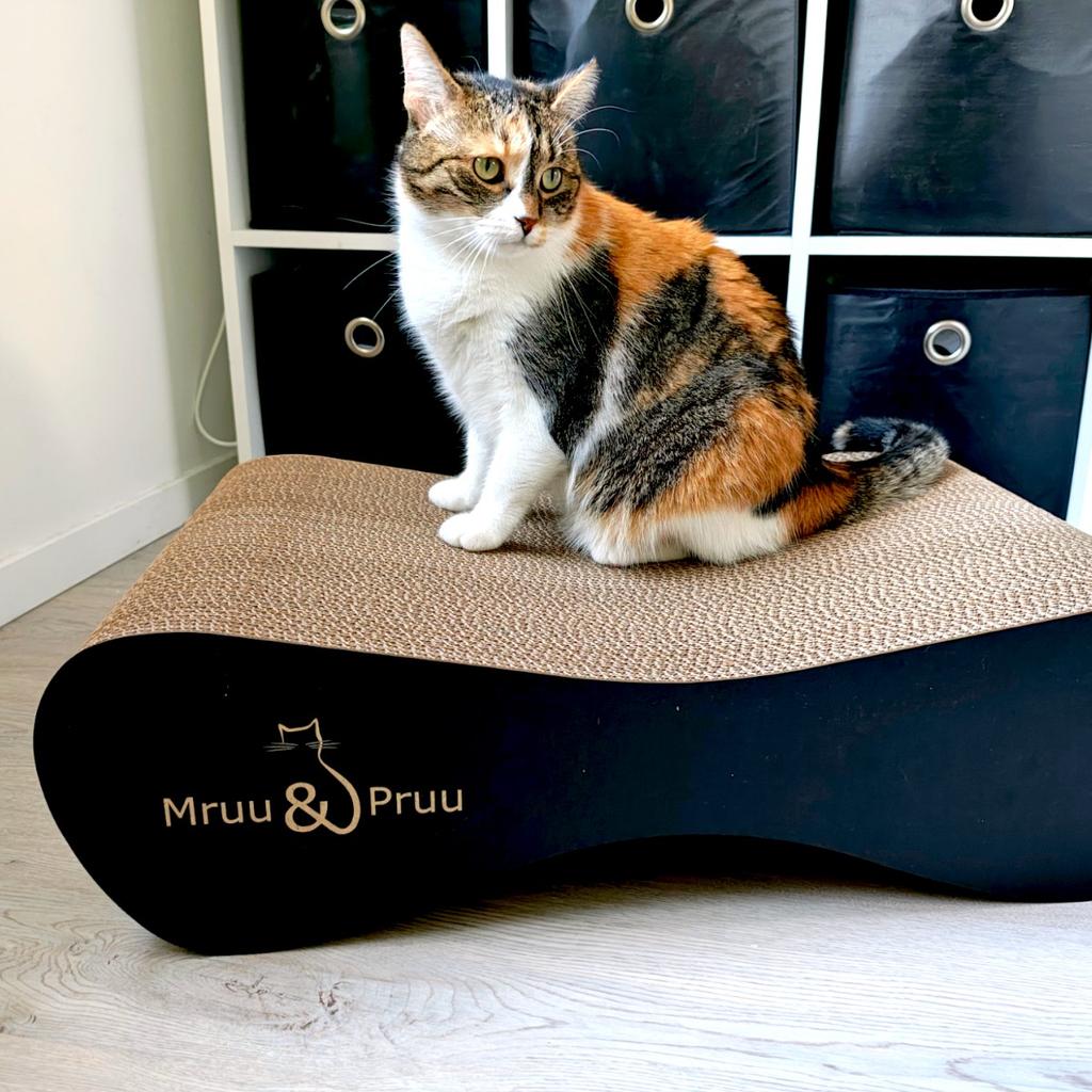 Mimi cat scratching post | black 40cm | 70x23x40 cm | MruuPruu