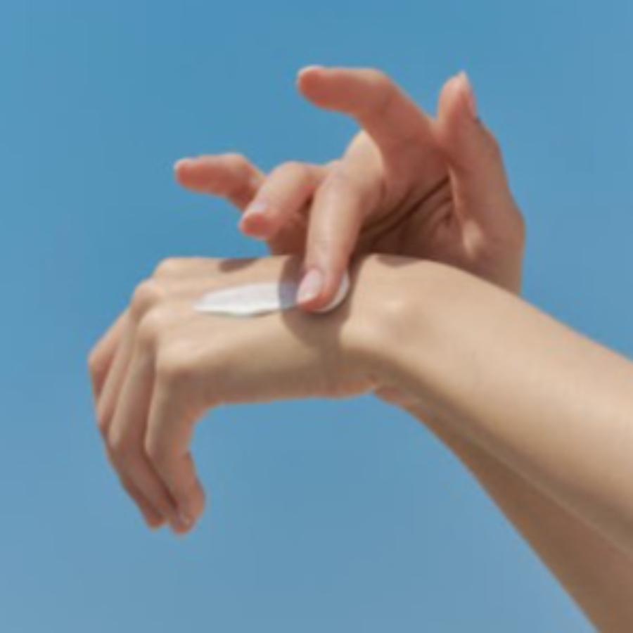 CELIMAX Oil Control Light Sunscreen SPF50+ PA++++ 40mL
