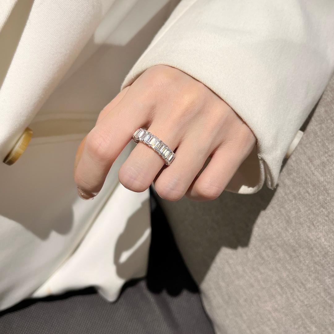 

Кольцо с квадратным яйцом и бриллиантами — это то, что нужно суперкрасивым женщинам, чтобы носить его каждый день. Милый темперамент, милый, романтичный. 8