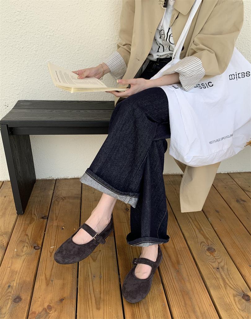 

Слипоны~ Корейская версия туфель с круглым носком и неглубоким вырезом, замшевые балетки, одинарные туфли 2025, ранняя весна, ремешок с пряжкой, Мэри Джейн, плоская подошва, вечерние 39 серый