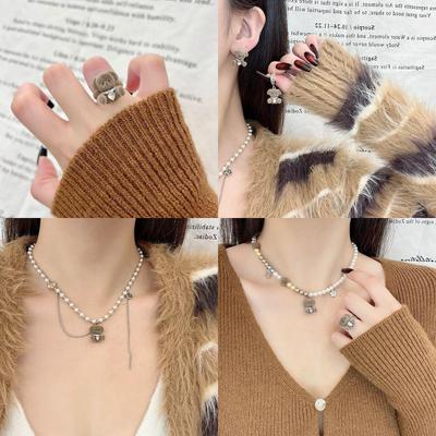 Collier avec pendentif en forme de chien de dessin animé mignon pour femme 2024: Accessoire polyvalent pour chaîne de pull long automne/hiver