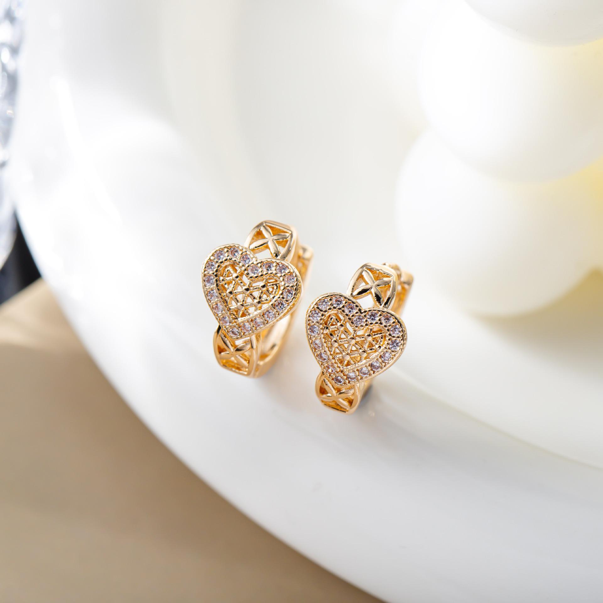 High-End Heart-Shaped Hollow Love Ear Cuff Earrings for Women - Unique Studs & Backs