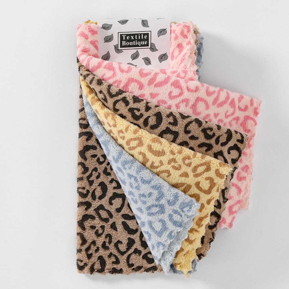 

5 шт. Ручное полотенце Кухонные салфетки Впитывающие Квадратные полотенца с леопардовым принтом Подвесные квадратные Быстросохнущие полотенца из кораллового флиса цветной печати леопарда