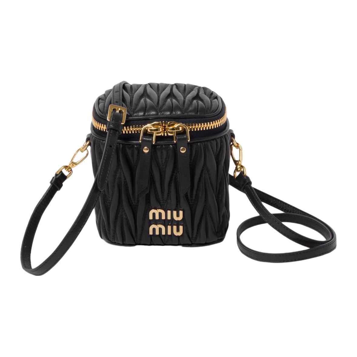 

Miu Miu Matelasse Removable Adjustable Shoulder Strap Zipper Closure Quilted Clutch Bag Napa Leather Crossbody Mini Women bags Black 5NR018-2FPP-F0002 Basic Set (Bag+Dust Bag)