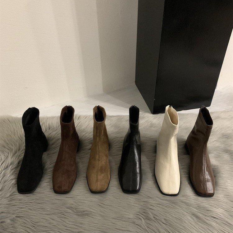 Bottes Courtes Épaisses Rétro Coréennes à Bout Carré en Daim Polyvalentes Raccourcissantes pour Femmes Automne Hiver