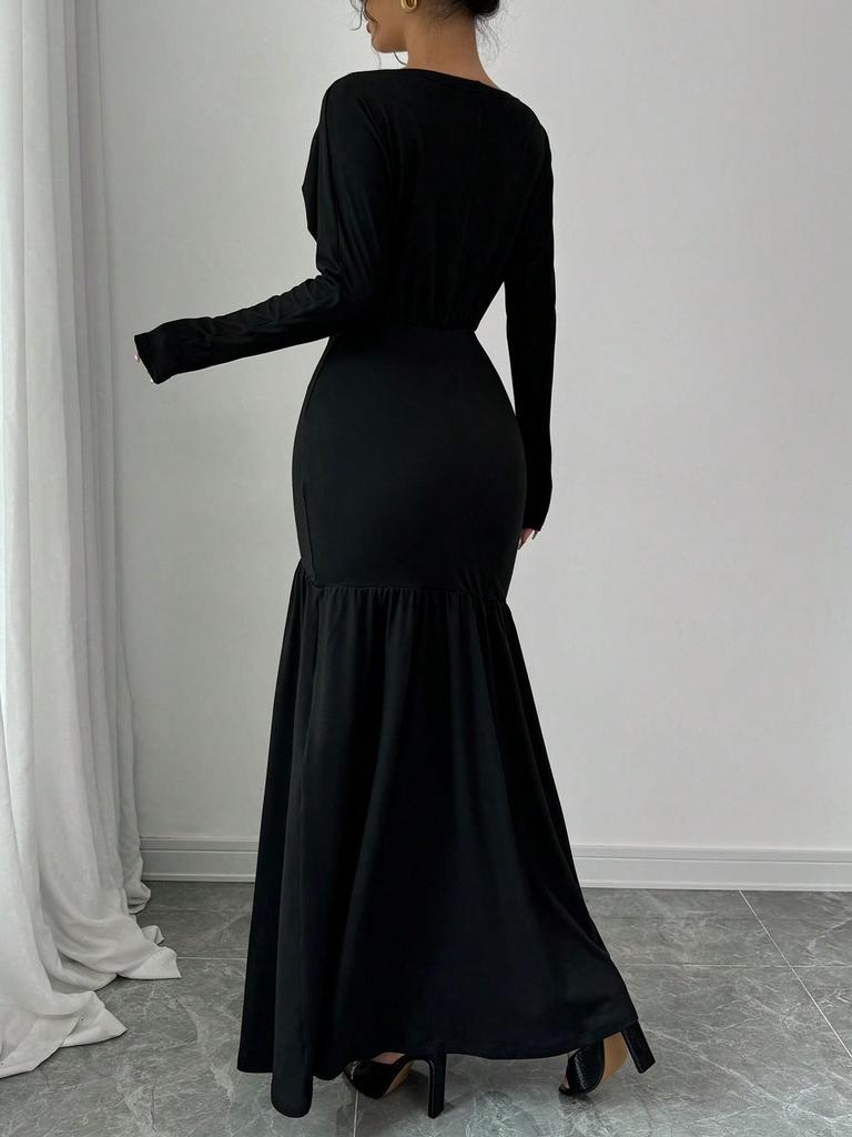 European & American Women's One-Shoulder Sexy Ruched A-Line Dress - Autumn/Winter 2024 Collection