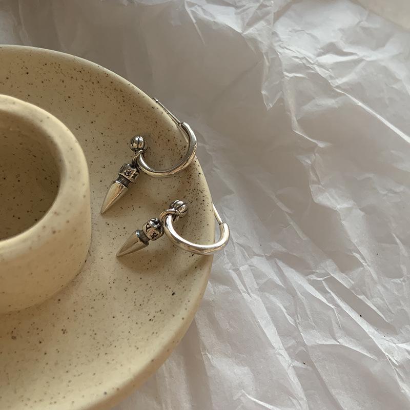 

Cone Pendant Earrings Female Advanced Design Sense Simplicity Cold Creative Vintage Personalized Minimalist Ladies Accessories Elegant Jewelry