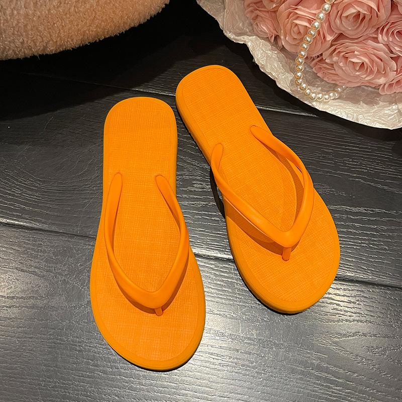New Summer Flip-flops Women Thick-soled Outer Wear Beach Seaside Fashion Clip Toes Cool Slippers Women