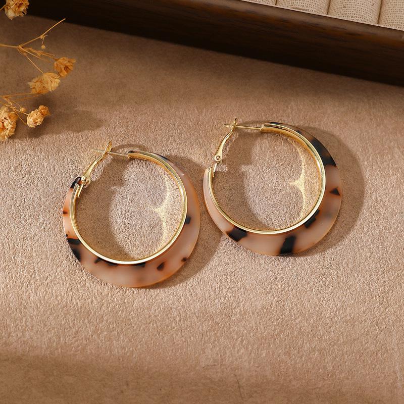 2025 New Leopard Print Hoop Earrings: Exaggerated, Unique, Retro High-End Design for a Stylish and Slimming Look