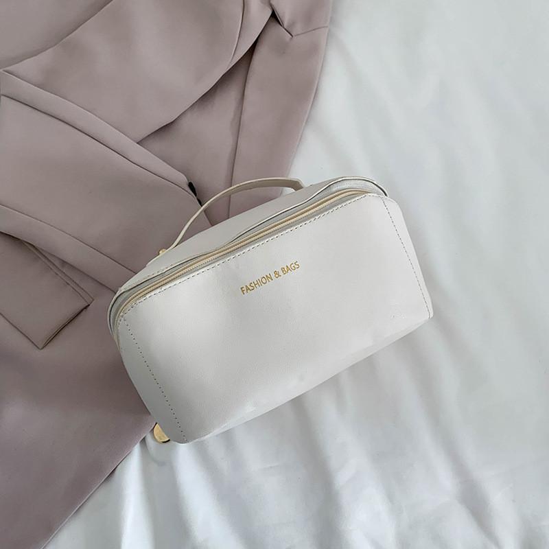 Trendy Pu Material Summer Handbag For Women Spacious Versatile Commuter Makeup Bag