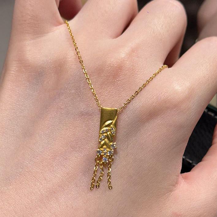 Fashion light luxury glossy diamond inlay irregular sparkling stars necklace moonlight feeling collar chain wedding 45cm