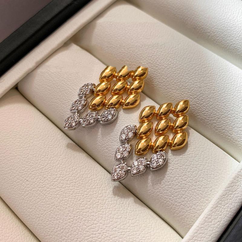 Silver needle super flash zircon rhombus hollow stud earrings simple personality fashion earrings light luxury high sense niche earrings women