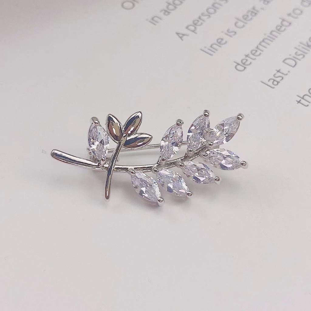 Korean Style Copper Inlaid Zirconia Summer Brooch Cardigan Collar Pin